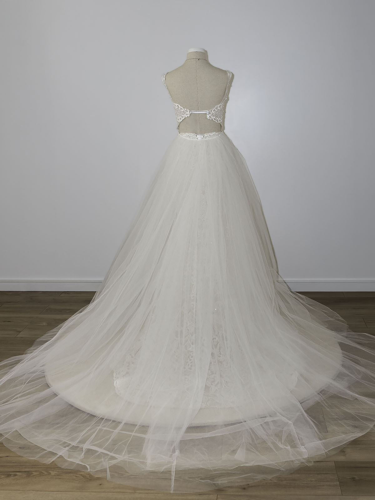 Robe de mariée Léonora avec surjupe de dos
