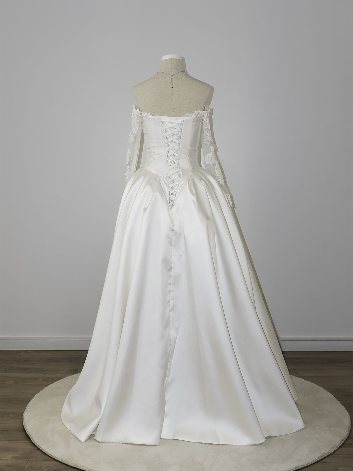 Robe de mariée Ivoire avec manches de dos