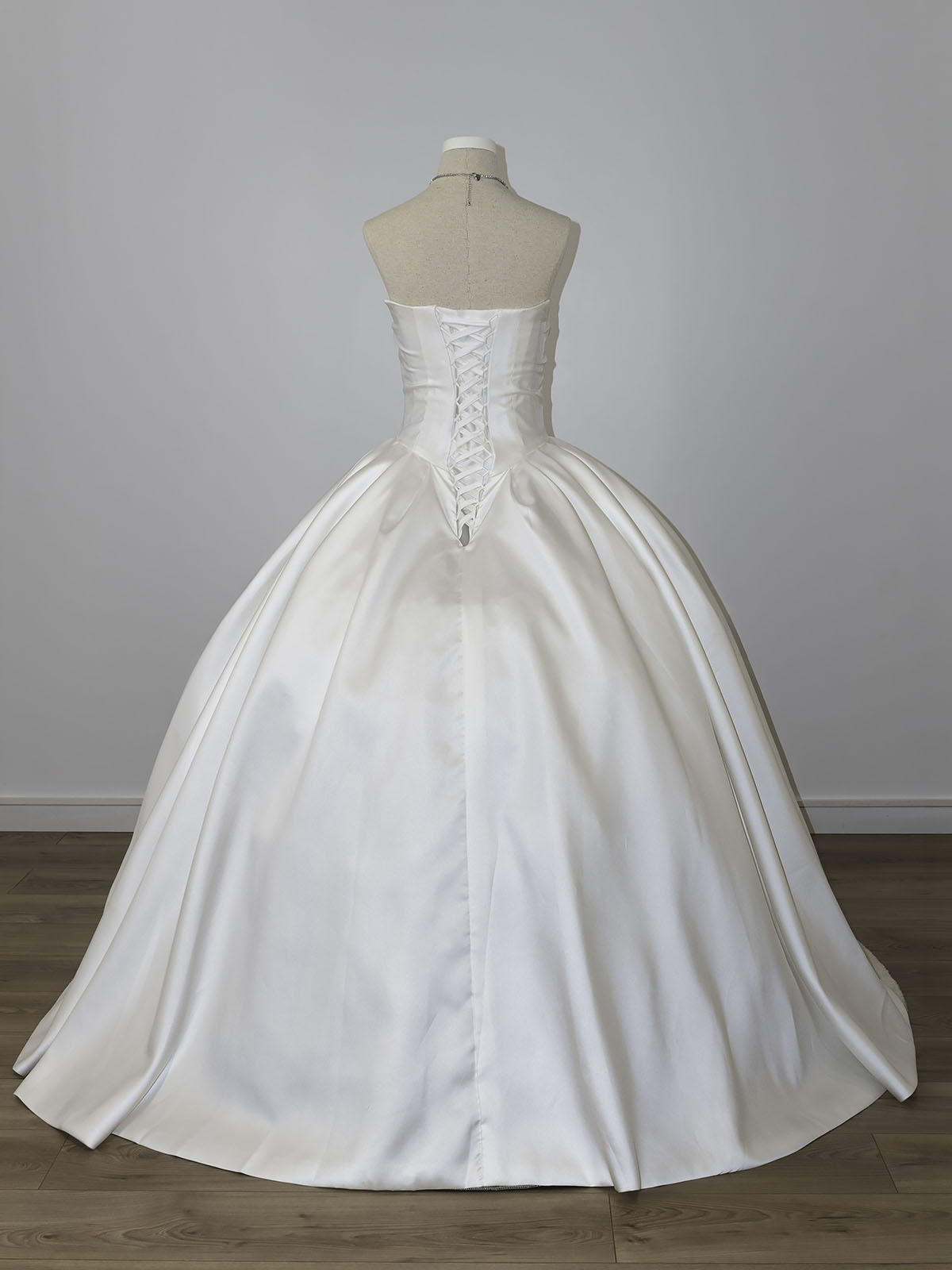 Robe de mariée Ivoire avec jupon de dos